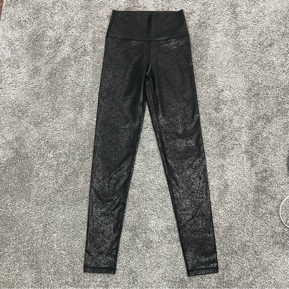 Offline Aerie The Hugger High Waisted Crackle Legging - Picture 3 of 10